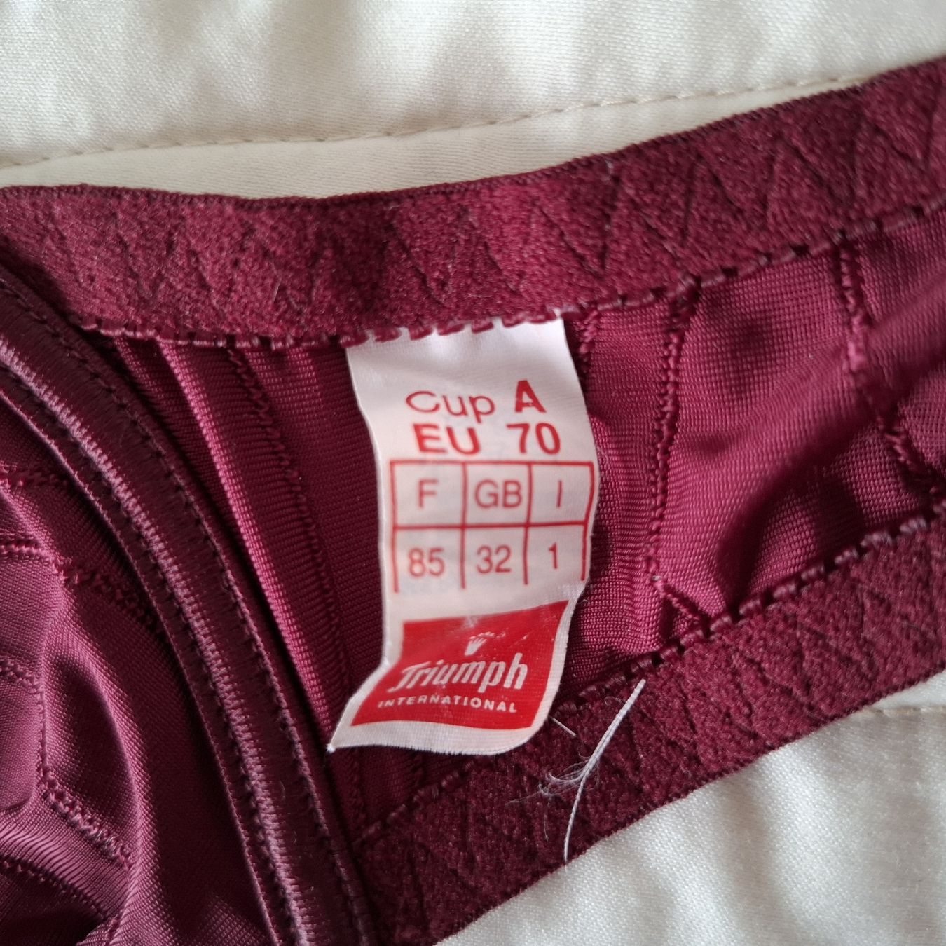 Triumph Altra biancheria intima: Dunkelrotes Dessous Set von Triumph, Gr. 70A & 38 – Nuovo (secondo la descrizione) da Emmen venduto da Tigerlady 6