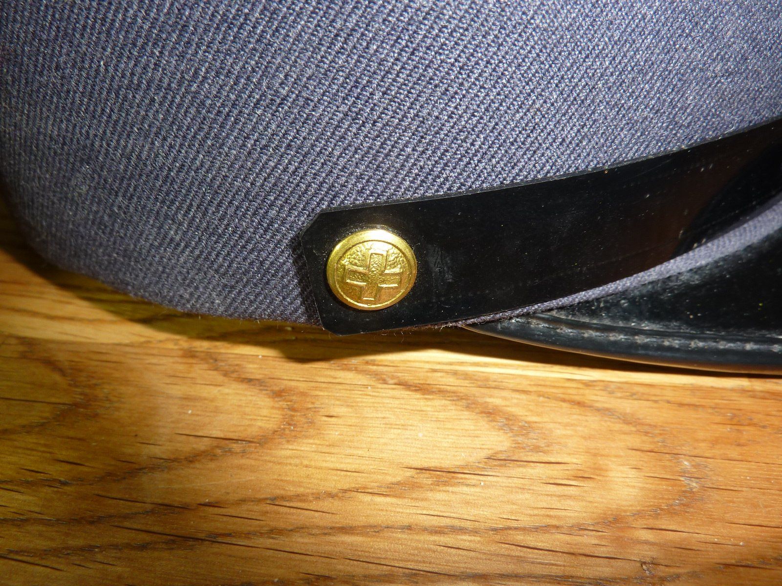 Schweizer Armee Uniformi: Schweizer Armee Uniform-Hut Gr.55 – Usato da Hochfelden venduto da swissice 1
