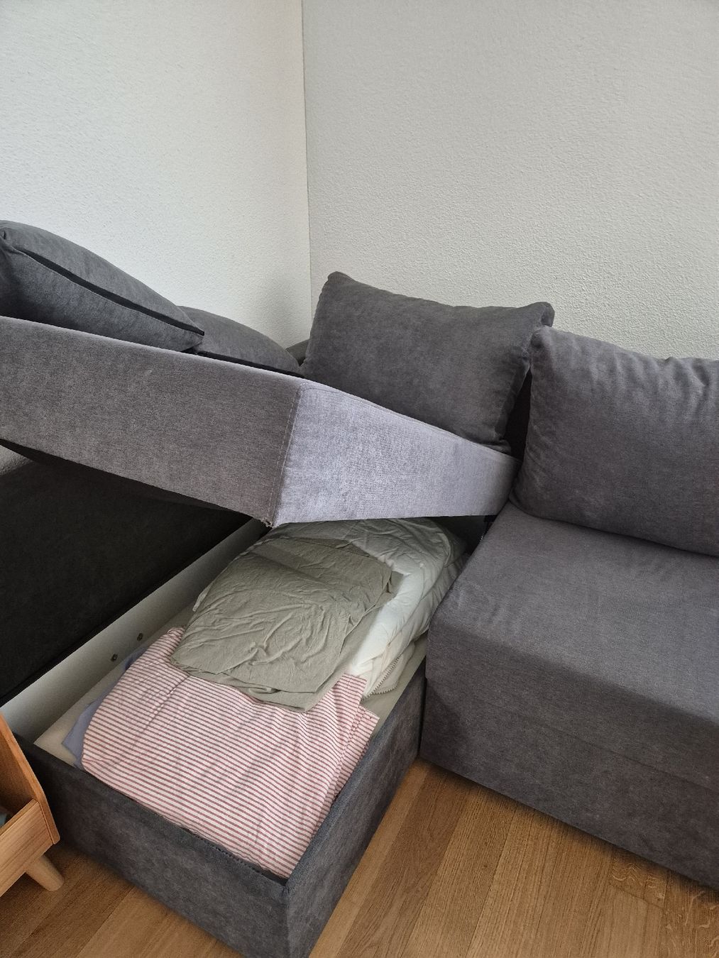 Sofas: Sofa bed with storage  – Neu (gemäss Beschreibung) aus Zürich von juanfra 1