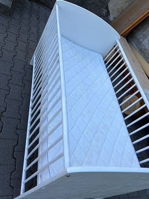 Lits: Babybett 70x140cm – D'occasion à meisterschwanden par menzi20032000 3