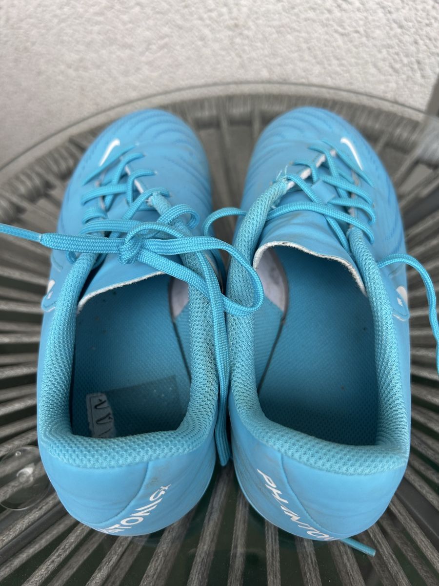 Nike Schuhe für Jungen: Chaussures de football Nike – Gebraucht aus Sierre von art_wqf9 1