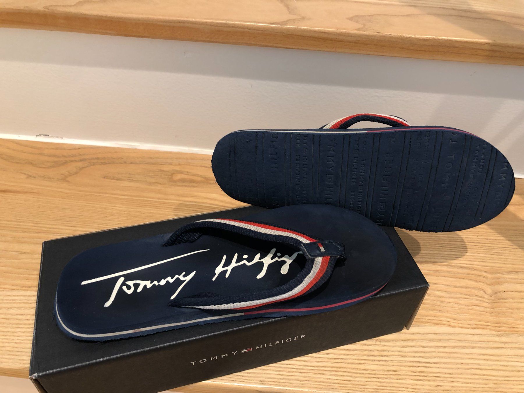 Tommy Hilfiger Herrenschuhe: Tommy Hilfiger Flip Flops Gr. 36 – Gebraucht aus Bonstetten von Magnum2 2