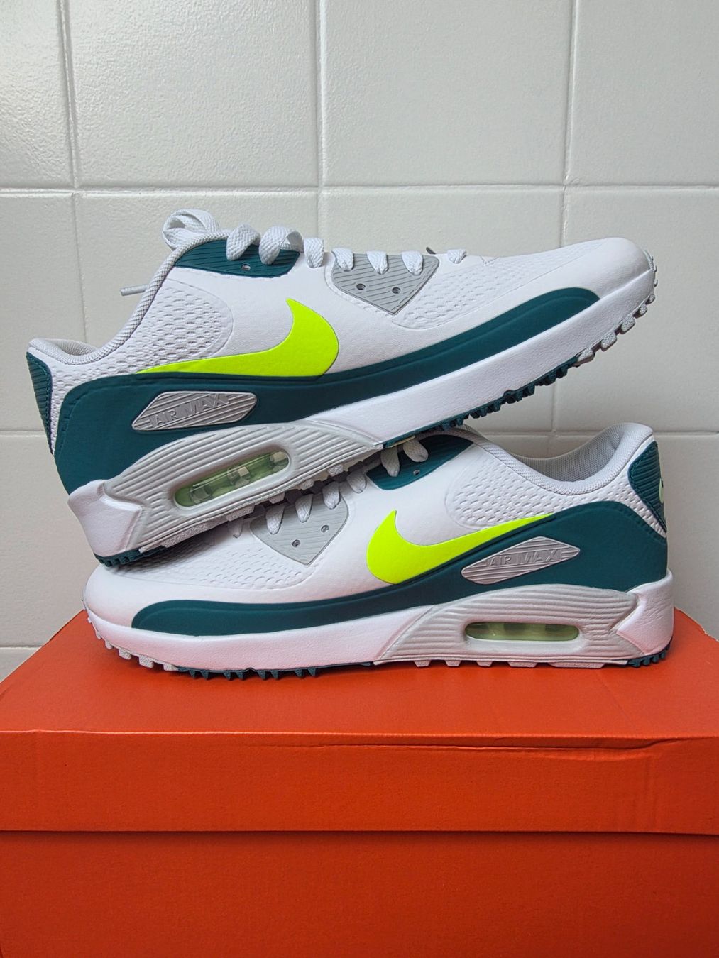 Nike Chaussures hommes: Nike Air Max 90 – Neuf avec emballage d'origine à Fleurier par dav_xx8y 1