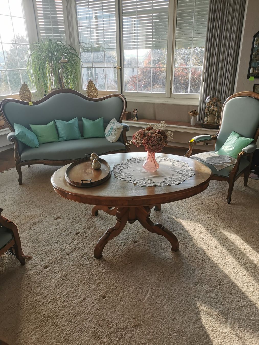 Tavoli: Louis Philippe Salontisch, oval, Nussbaum – Usato da Dübendorf venduto da aschiduebendorf