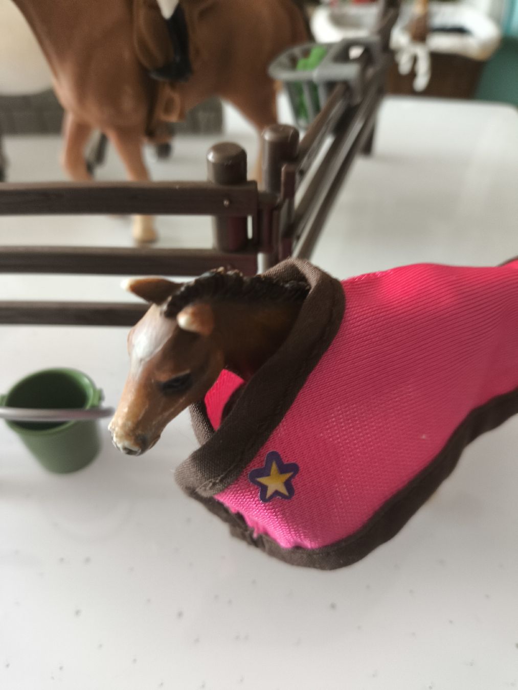 Schleich Giocattoli: Lot Schleich Pferde und Material – Usato da Gipf-Oberfrick venduto da hituliina 3