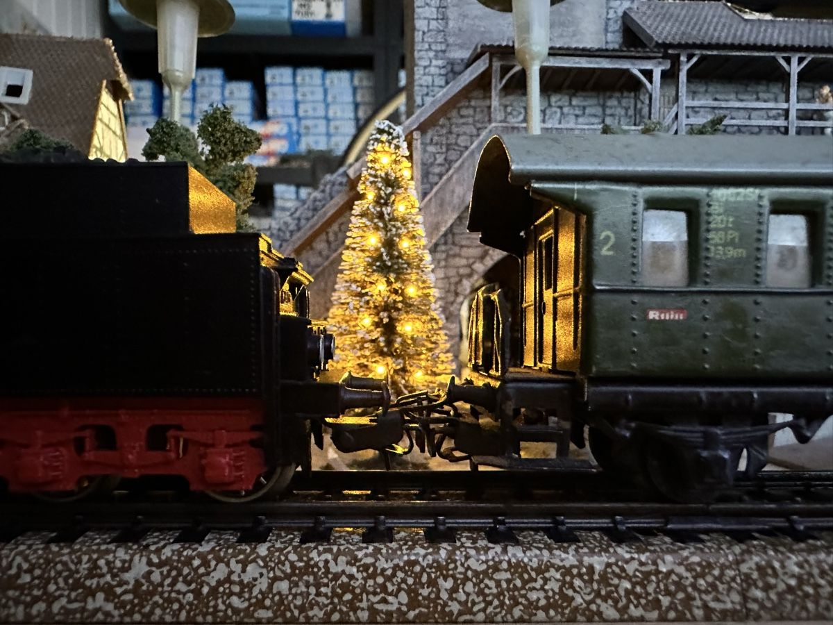 Märklin Modellini di ferrovie: Märklin FM800 DB BR 24 – Usato da Lupsingen venduto da New-Haven 1