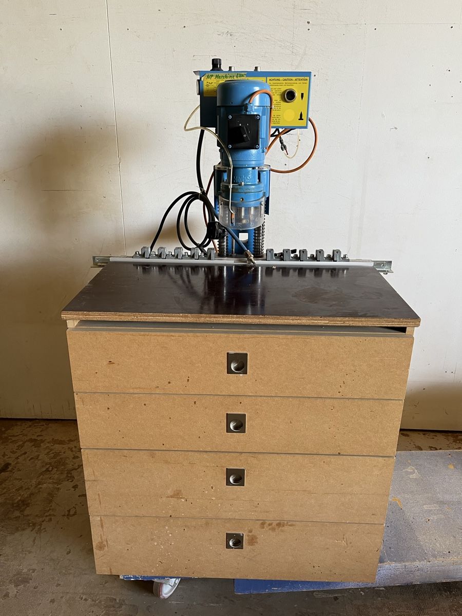 Hettich Tutte le macchine: Topfband bohrmaschine – Usato da Gurmels venduto da ale_8ld7