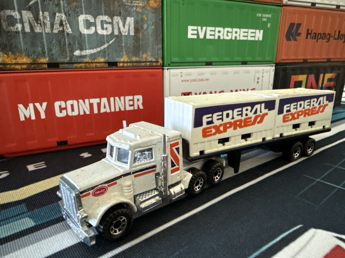 Peterbilt Modellautos: Matchbox Peterbilt Sattelzug Federal Express Weiss, Sammlers – Gebraucht aus Basel von Zomeg 1