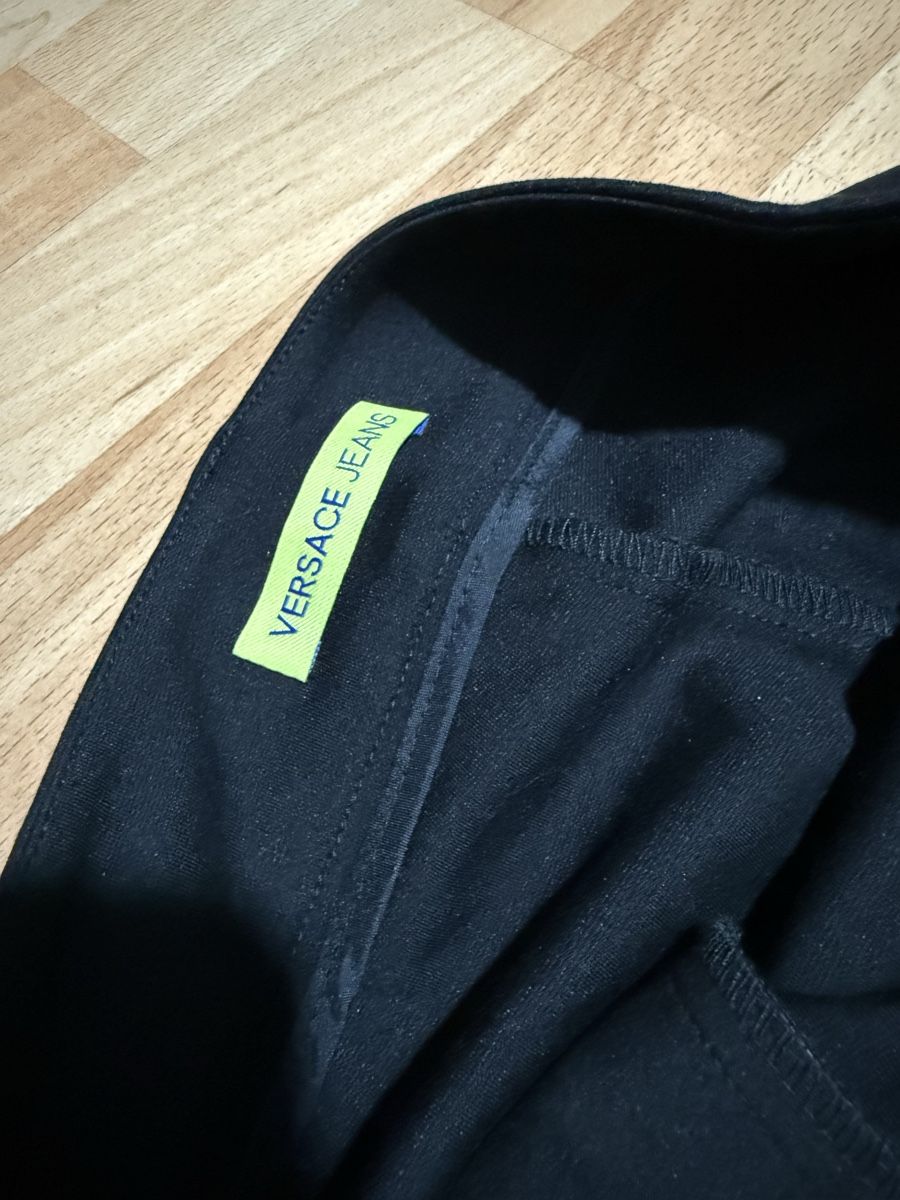Pantaloni: Versace hose – Usato da visp venduto da Kmemo1 1