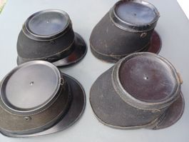 4 leere Tschakos, 2 x Ord. 1861, 2 x Ord. 1869/75
