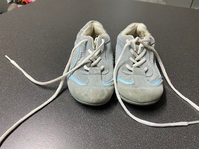 Scarpe per ragazzi: Halbschuhe Grösse 24 – Usato da Emmen venduto da Aribini