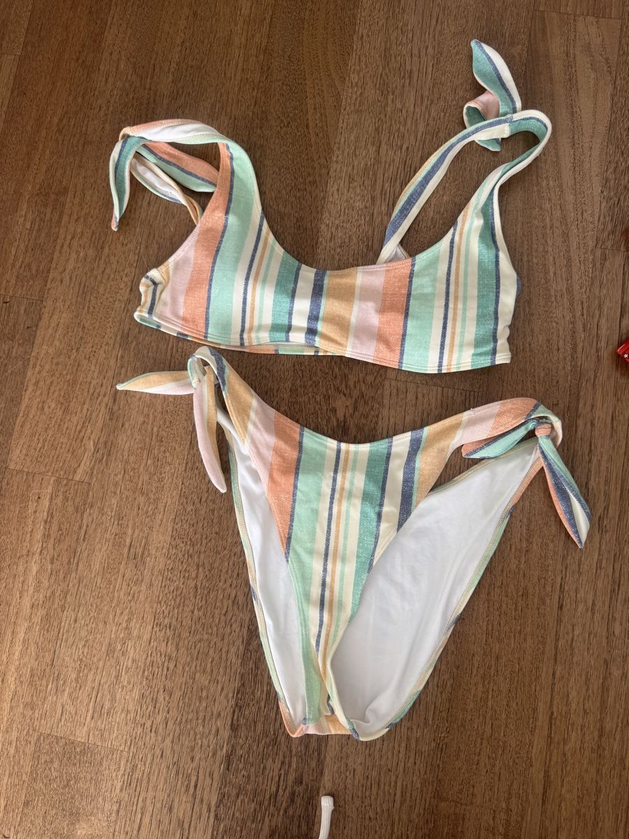 Badekleider & Bikinis: Badekleider Grösse S/M – Gebraucht aus Jona von noe_gc9h 4