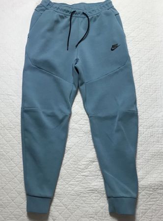 Nike Tech Trainerhose Gr. S 
