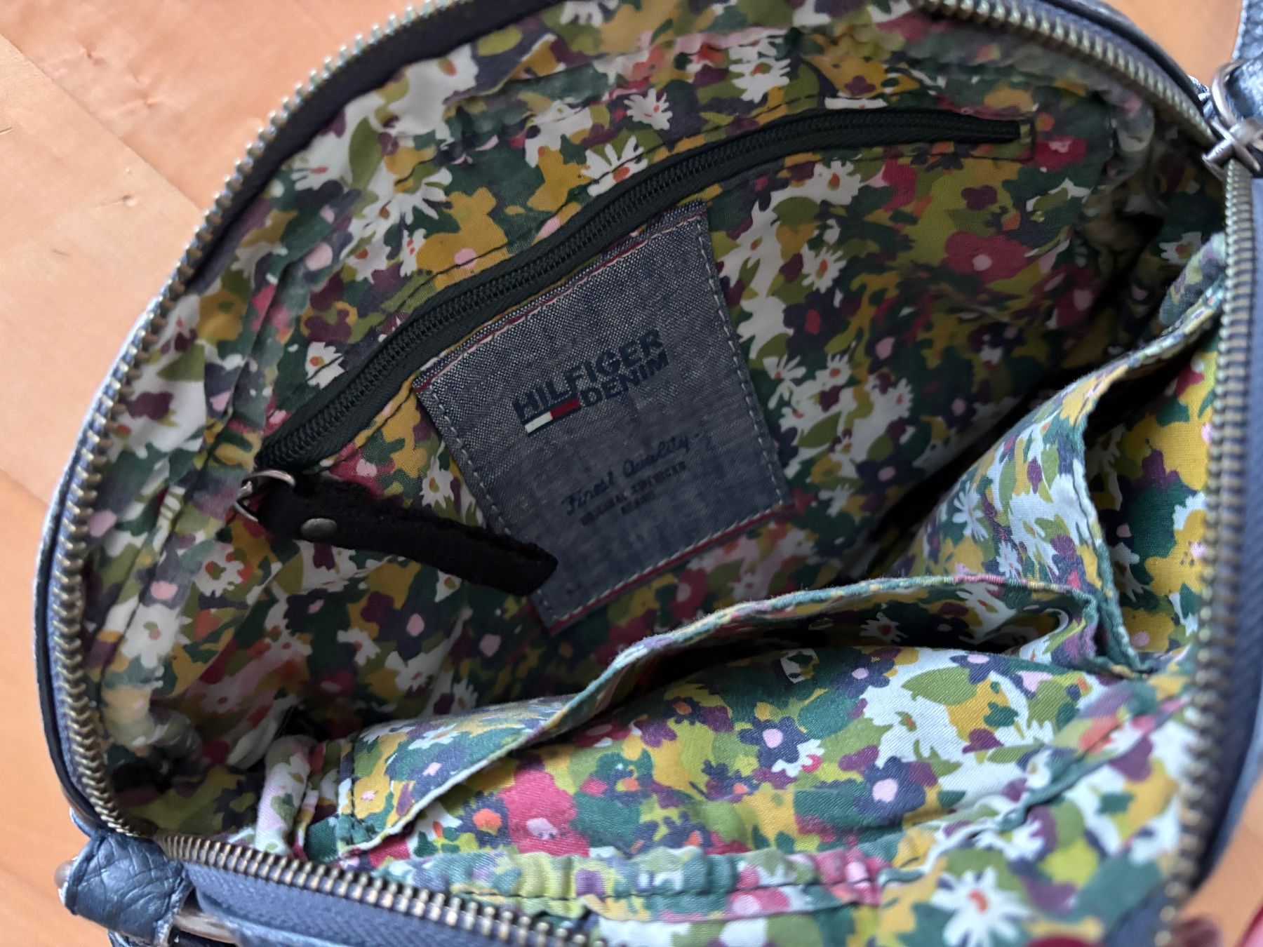 Tommy Hilfiger Taschen für Damen: Handtasche Tommy Hilfiger Vintage – Gebraucht aus Winterberg ZH von vanilleinspiration 3