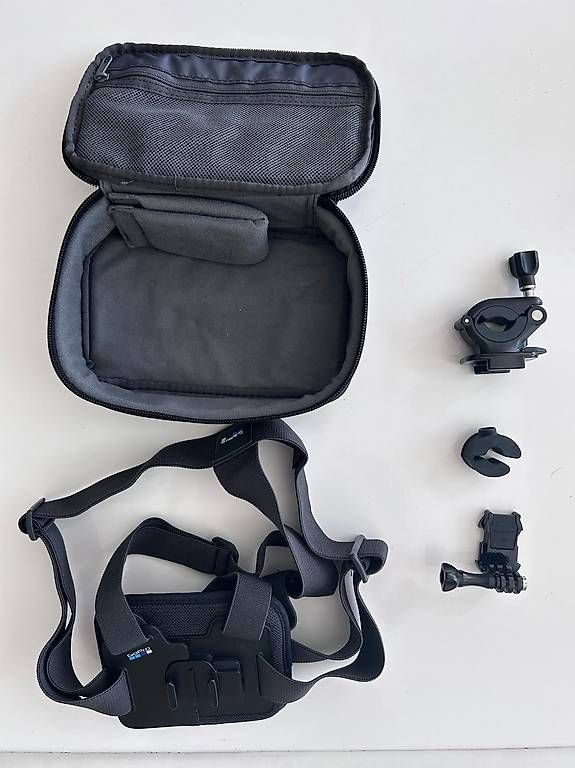 Gopro Trépieds & Accessoires: Harnais GoPro Chesty + fixation & pochette – Neuf (Voir description) à Fully par submedia