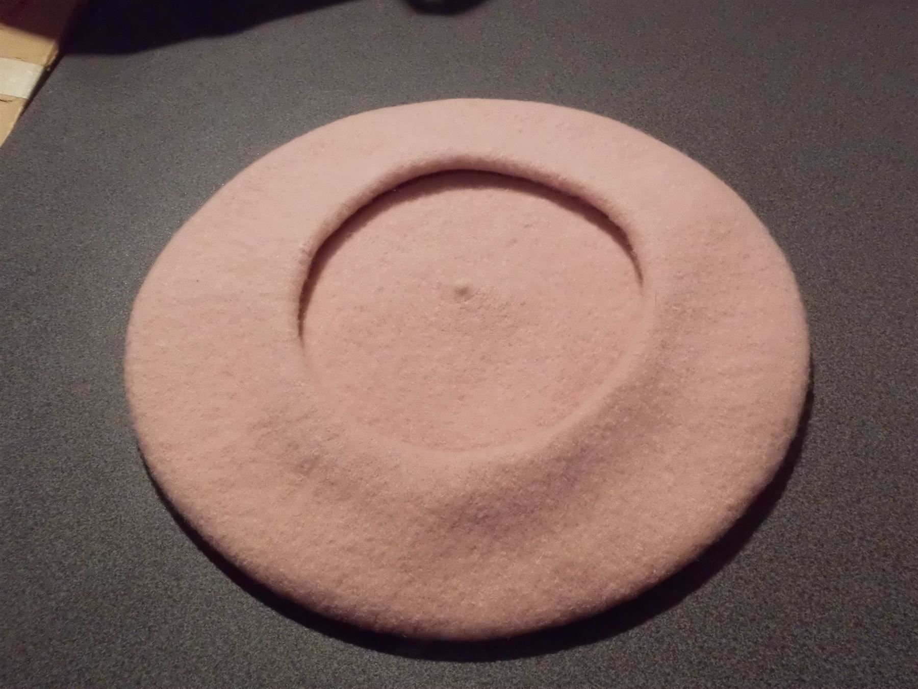 Chapeaux, bonnets & casquettes: Beret rosa – D'occasion à Zürich par abraxas1291 1