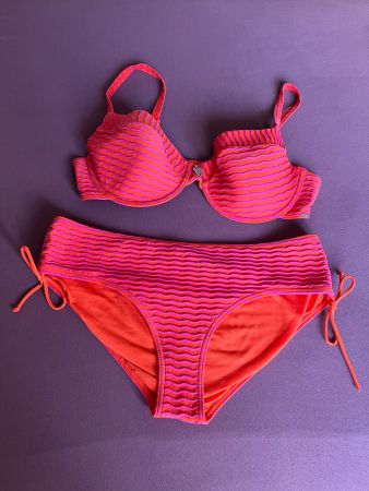 Triumph, Bikini, orange,  mit pinken Streifen