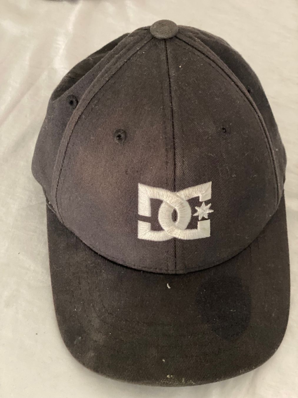Flexfit Copricapi, berretti & cappellini: DC Cap Grösse 52-55cm Flexfit schwarz – Usato da Allenwinden venduto da Obalu 1