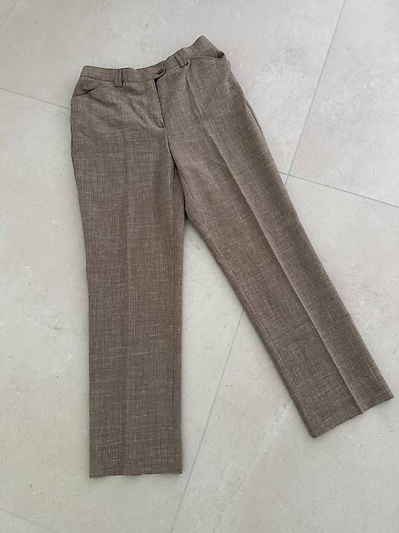 Pantaloni: Leinenhose Gr. L Bügelfrei – Usato da Merlischachen venduto da GlamGarb