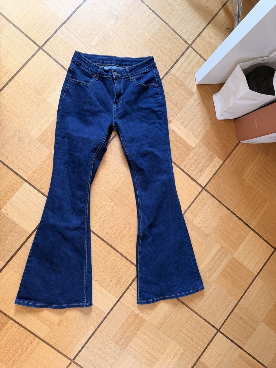 Jeans: Flared Jeans – Neu (gemäss Beschreibung) aus Unterentfelden von ame_tf2n 2