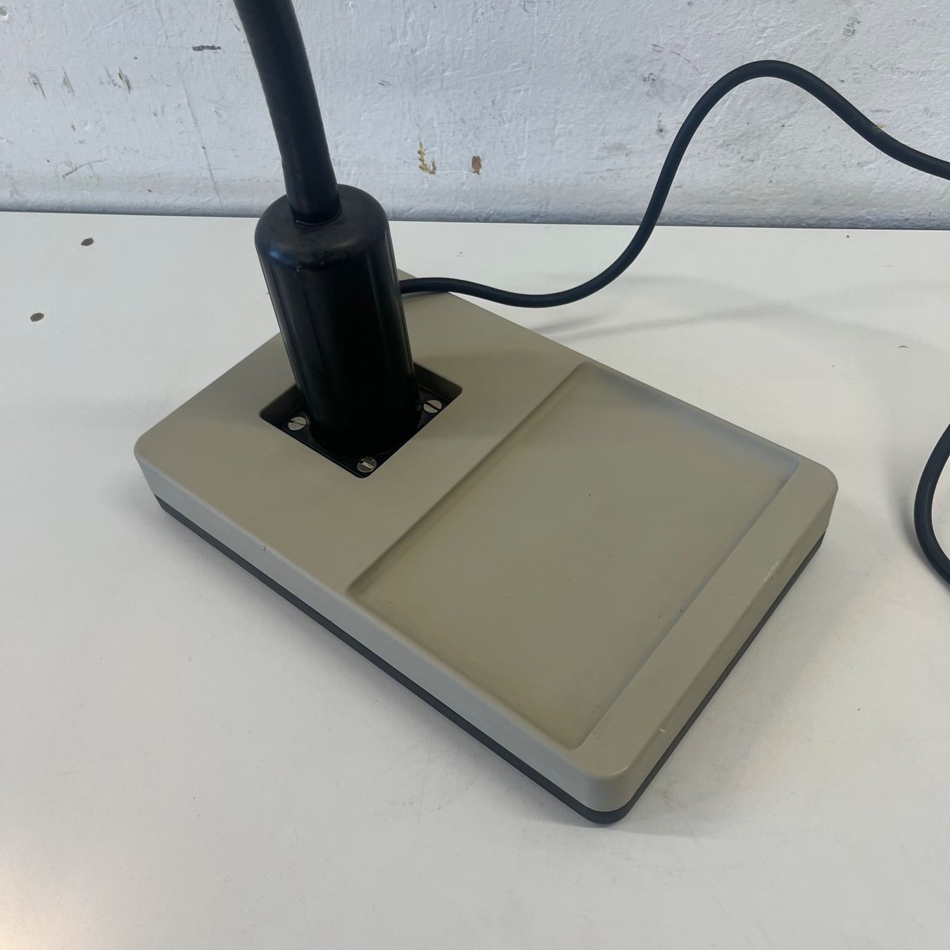 Lampade: Praktische Tisch Arbeitslampe von Waldmann – Usato da Niederdorf venduto da LeptonAG 6