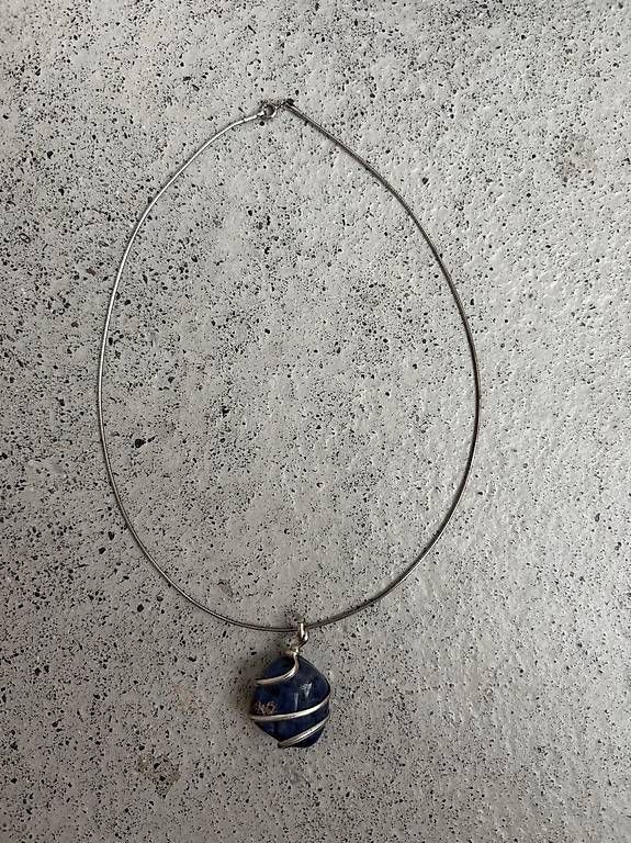 Catenine: Silberne Kette mit blauem Stein – Usato da Bern venduto da mari773