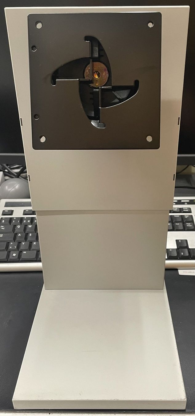 Staffa per monitor: Bildschirmhalterung – Usato da Seewen SZ venduto da Timekeeper