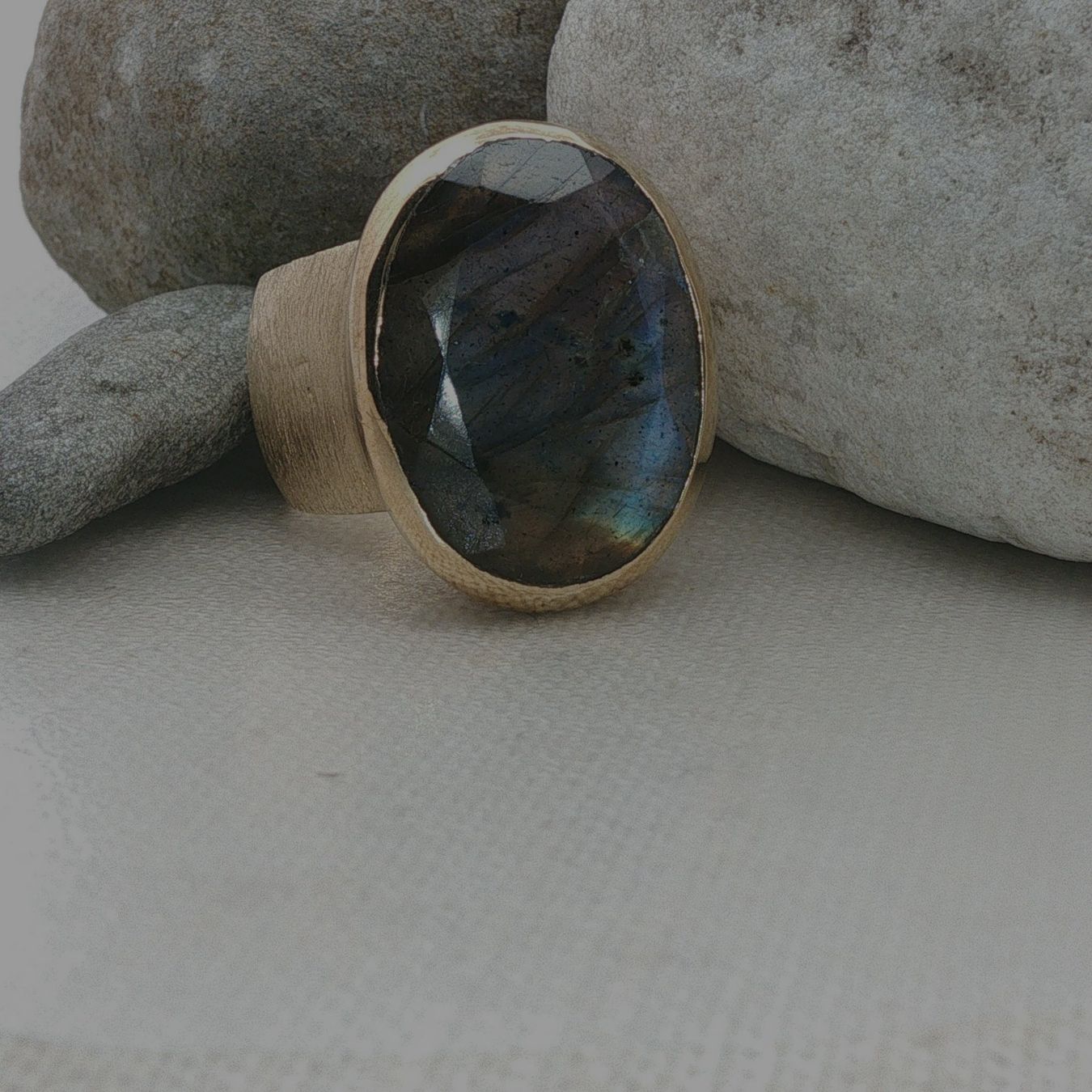 Olga Ribler Anelli: Unikate Silber Ring 925 mit Labradorit Grösse 54 – Nuovo (secondo la descrizione) da Luzern venduto da Schmuckoutlet 3