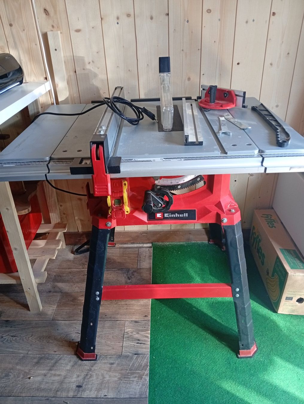 Einhell Scies: Table de sciage Einhell – D'occasion à Perrefitte par 36B