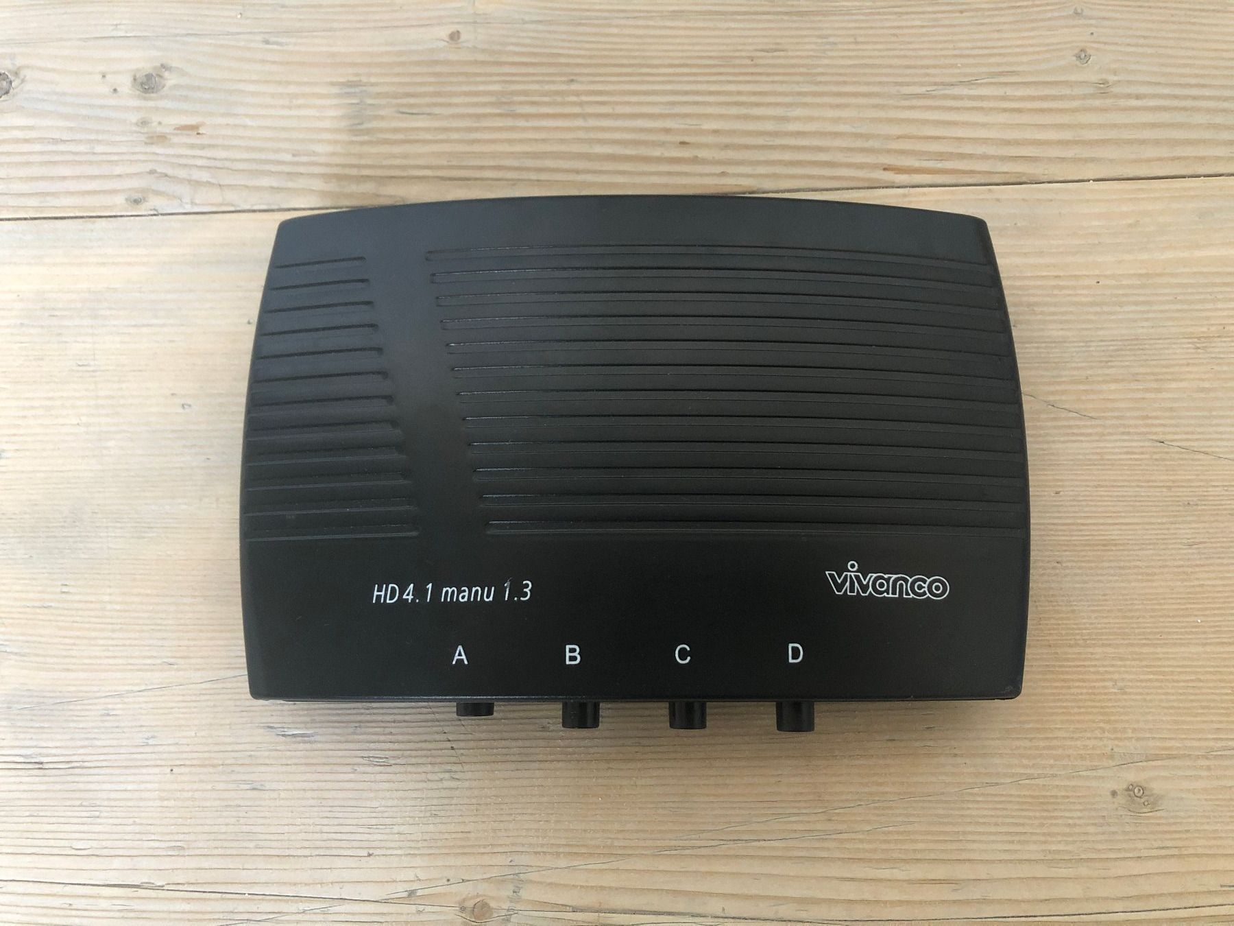 Interruttori: Vivanco HDMI Switch 4 Port – Usato da Luzern venduto da Pteropus
