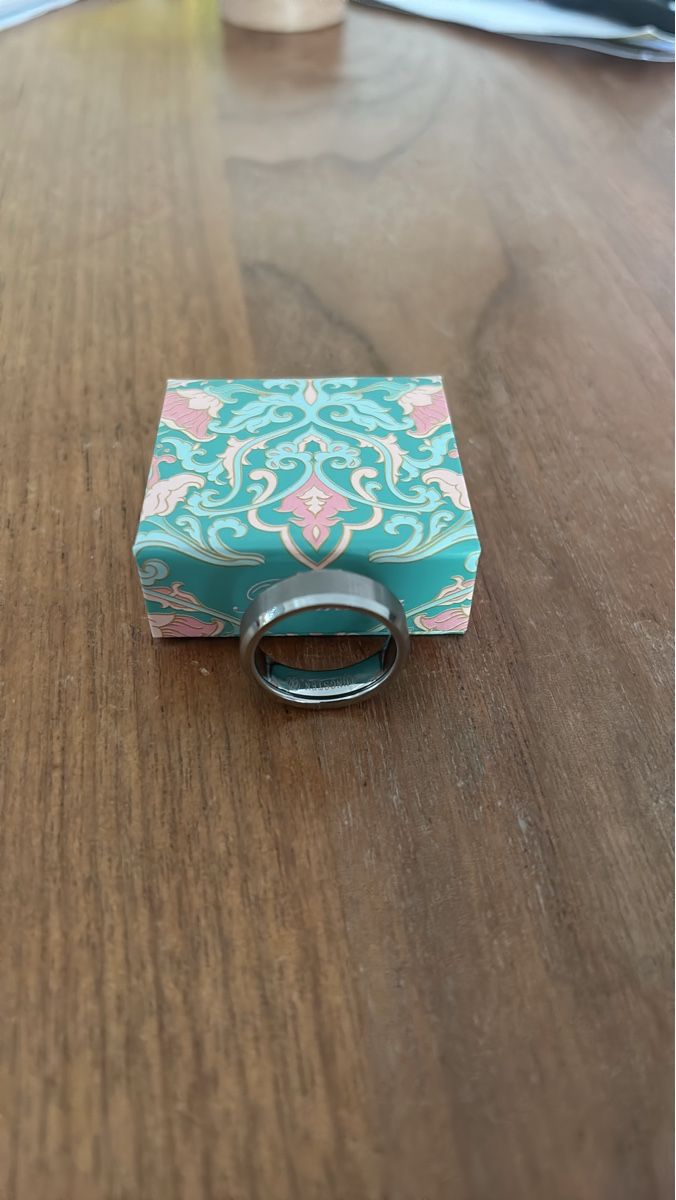 Anelli: Eleganter Wolframring – perfekt als Geschenk – Nuovo e nell'imballaggio originale da Horw venduto da Ufdi93