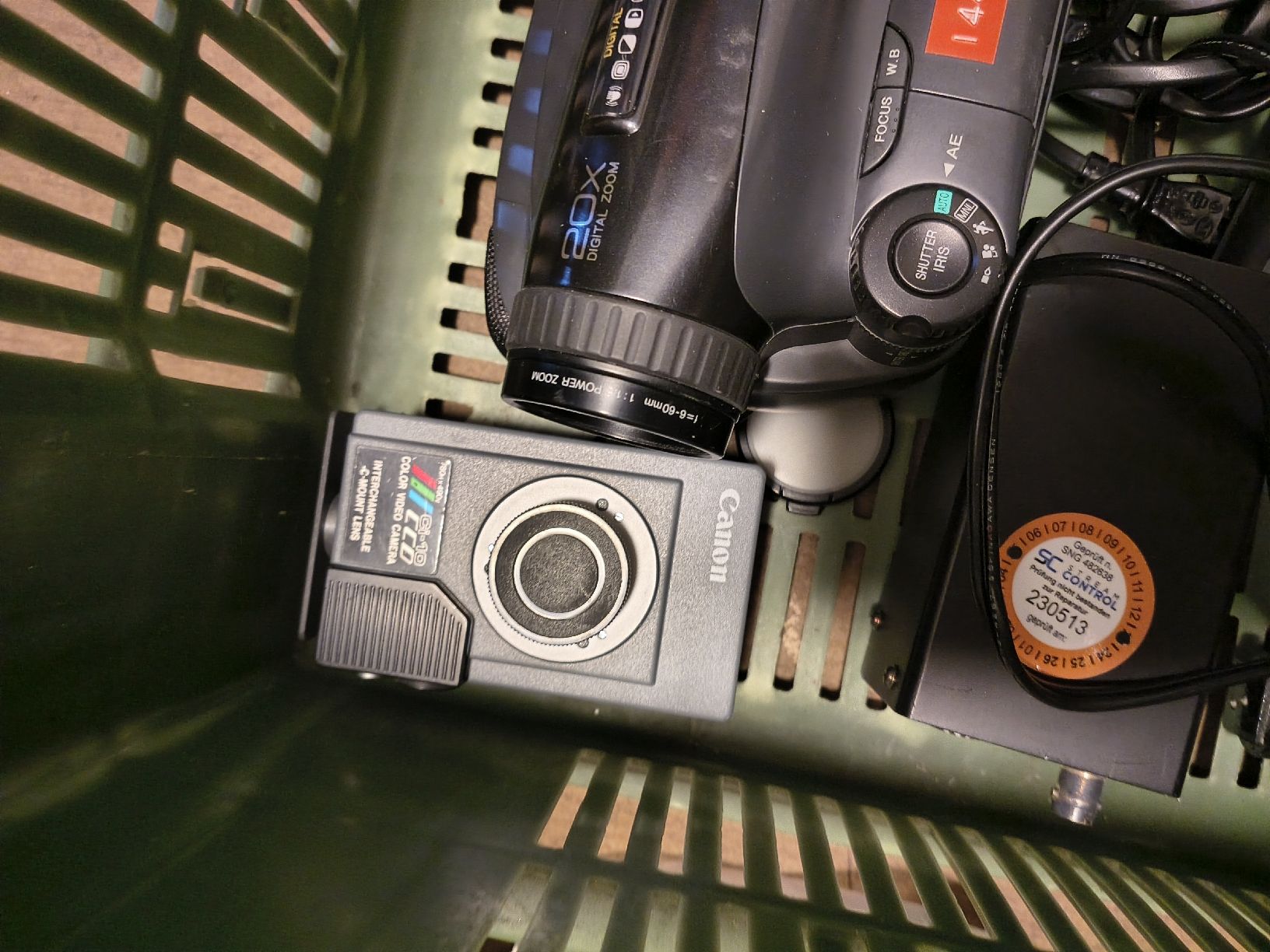 Sony Appareil photo: Video Cameras, Accessories Bundle, Panasonic, JVC, Canon, – Défectueux à Zürich par TrainLine 6