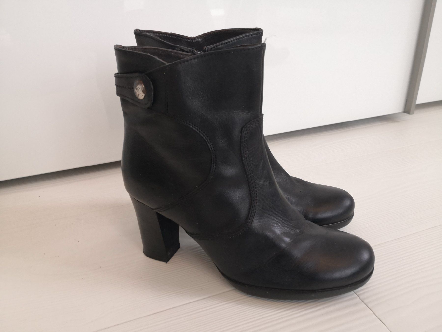 Scarpe da donna: 🤩PASITO LEDER-STIEFEL, SCHWARZ – Usato da Olten venduto da Naja-Twins-Twins 3