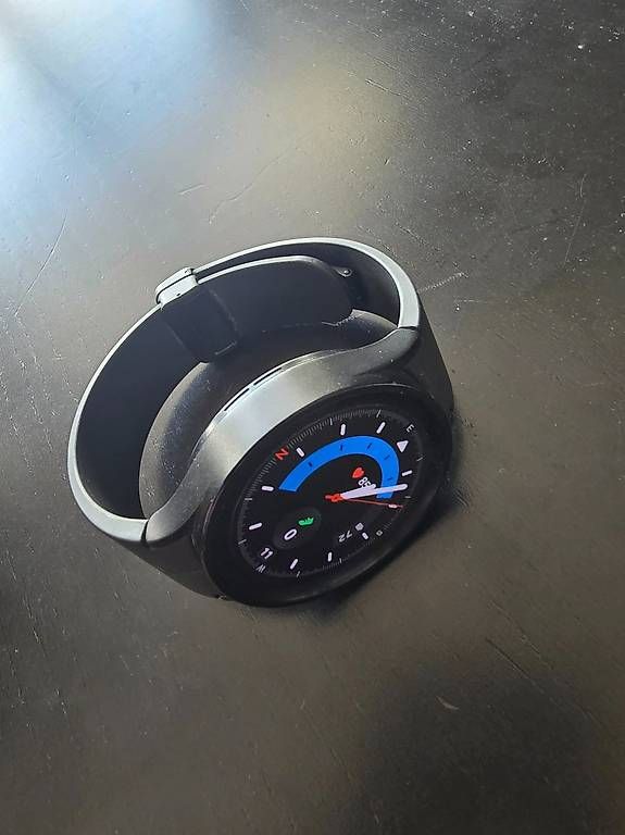 Smartwatch: Samsung Galaxy Watch pro 5 LTE – D'occasion à Oberglatt ZH par vobione 1