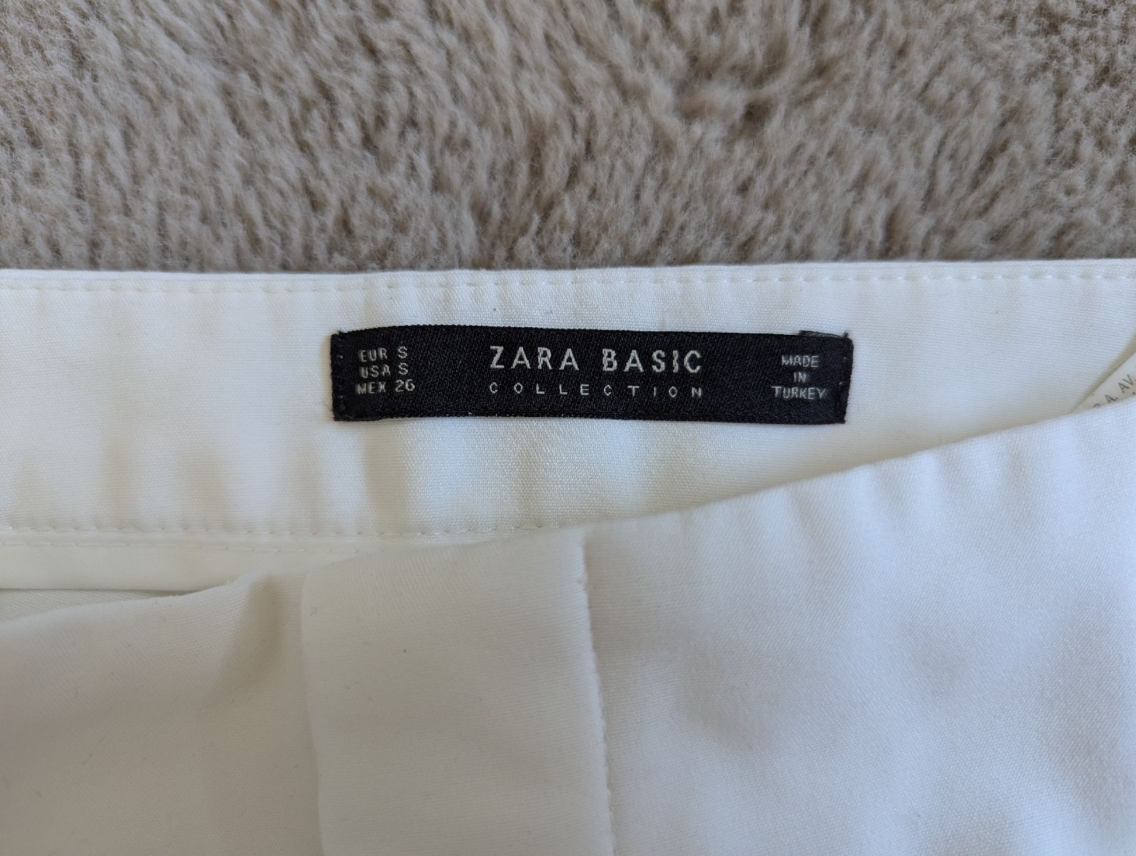 Zara Pantaloni: pantalon Zara S – Nuovo (secondo la descrizione) da Montreux venduto da dem_gyt9 1