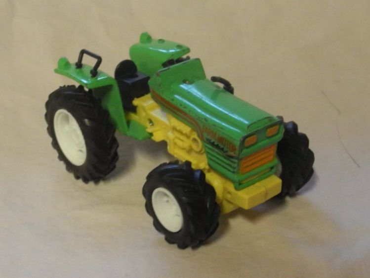 Modellini d'auto: NEW RAY  TRAKTOR  ERSATZTEILSPENDER – Usato da Gurtnellen venduto da Murmeli99