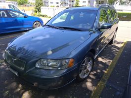 Volvo V70 II 2.4 D5 (2004) – AWD, AHK, ab Platz
