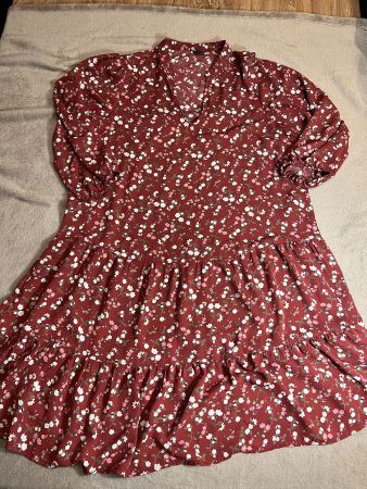 VERO MODA Kleid, Grösse M, Herbstliches Blumenmuster!