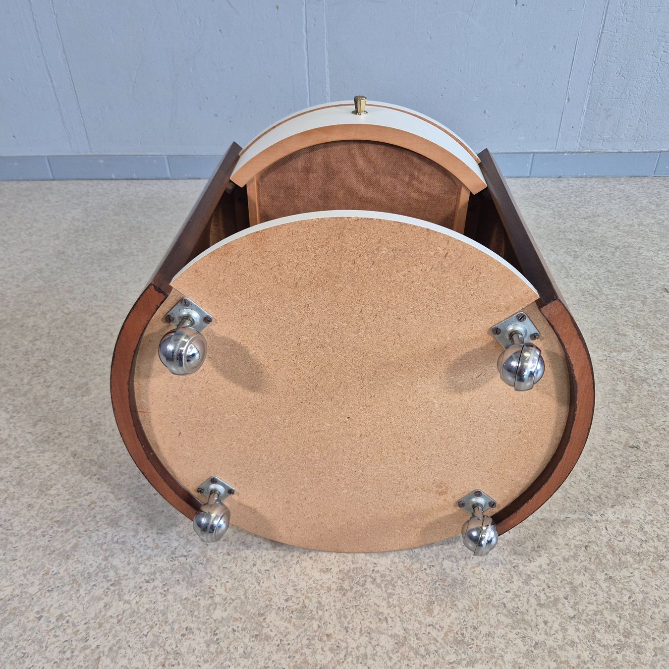 Tavoli: Rundmöbel Trolley Couchtisch Korpus Holz Rollmöbel – Usato da Nottwil venduto da Wondewa-Shop 5