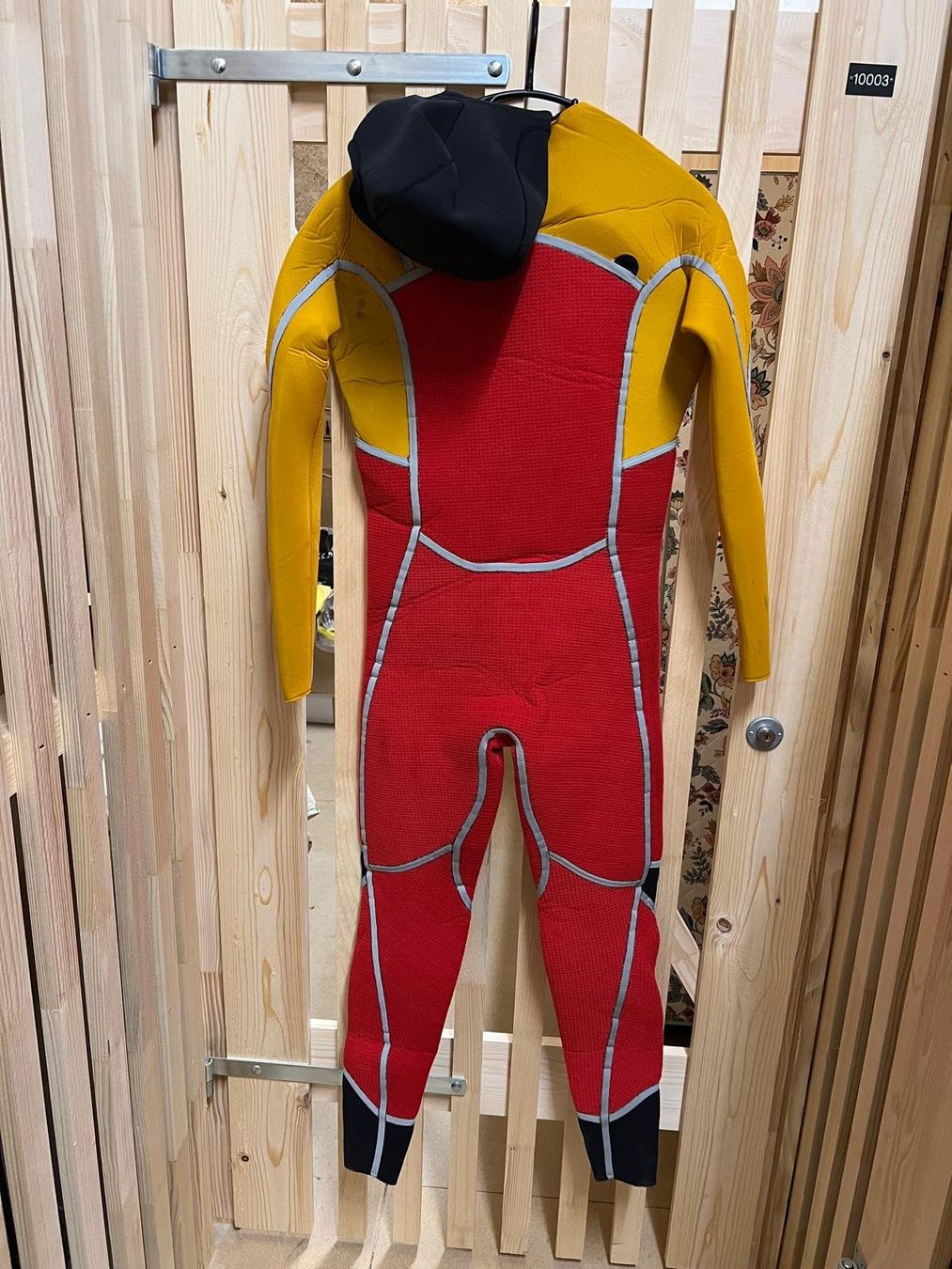 Completi: Patagonia Wetsuit Yulex R4 Grösse L – Usato da Zürich venduto da Taj137 2