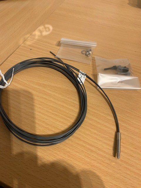 Stoffe: Faseroptischer Sensor - Lichtleiter Kunststofffaser Taster – Neu und originalverpackt aus Pfäffikon SZ von aeligehrig 1