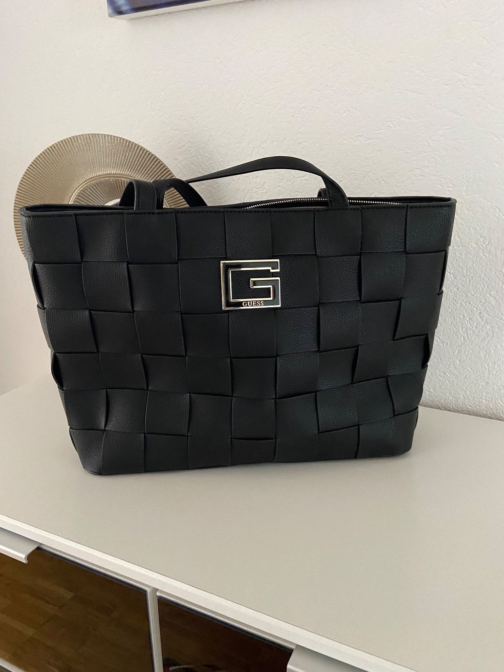 Guess Sacs femmes: NEU: Guess Handtasche – Neuf (Voir description) à Bülach par kittygismo