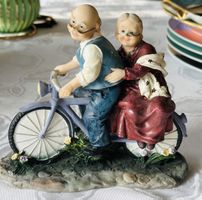 Liebevolles älteres Paar auf Velo, Dekoration, Top!