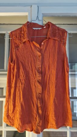 Sommerliches Nafnaf Top, Rot, Gr. 36 mit Stickerei