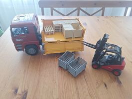Bruderset Lastwagen und Gabelstapler