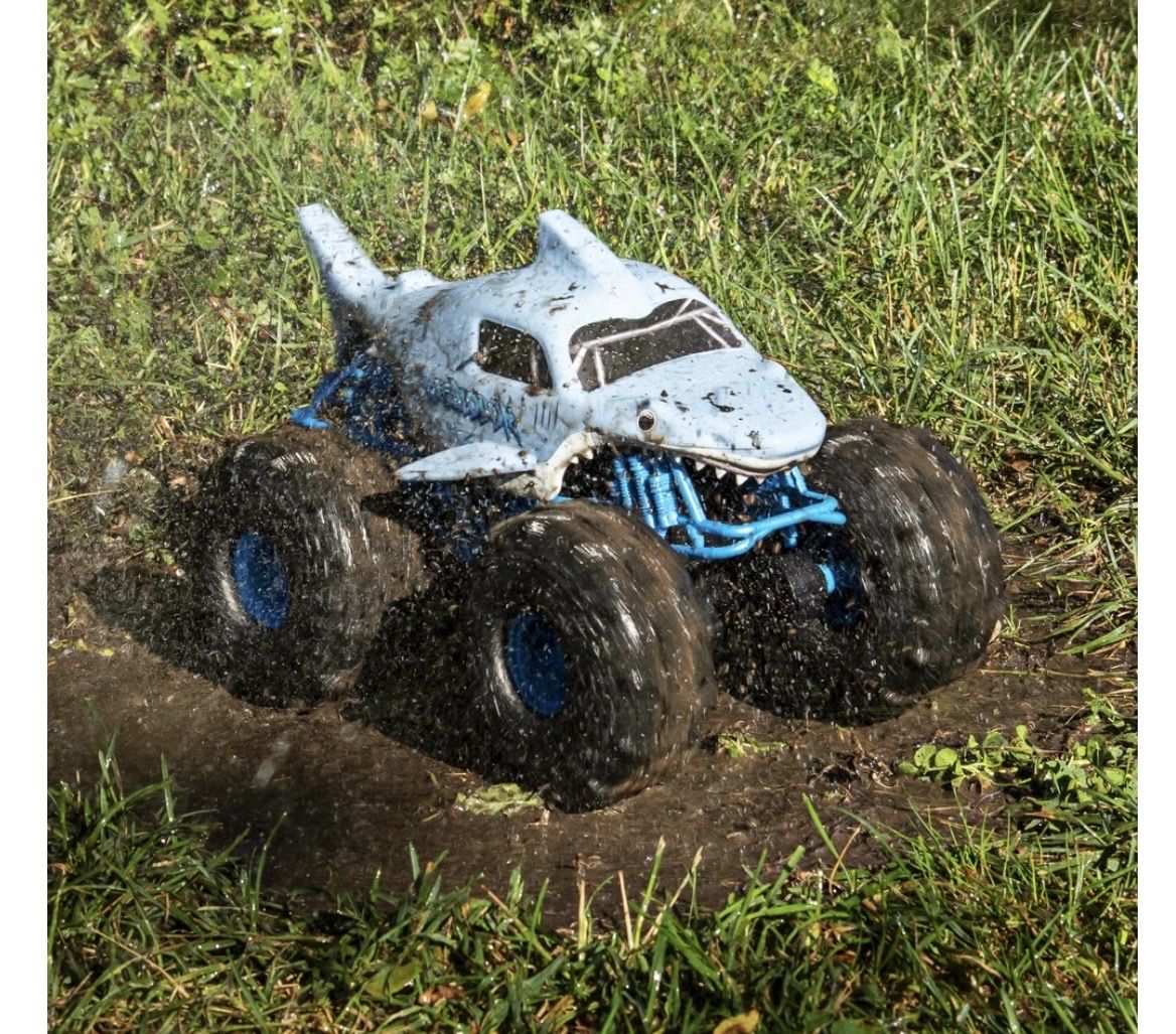 Spielzeuge: Monster Jam Megalodon Storm – Neu und originalverpackt aus Matten b. Interlaken von Leni86 4