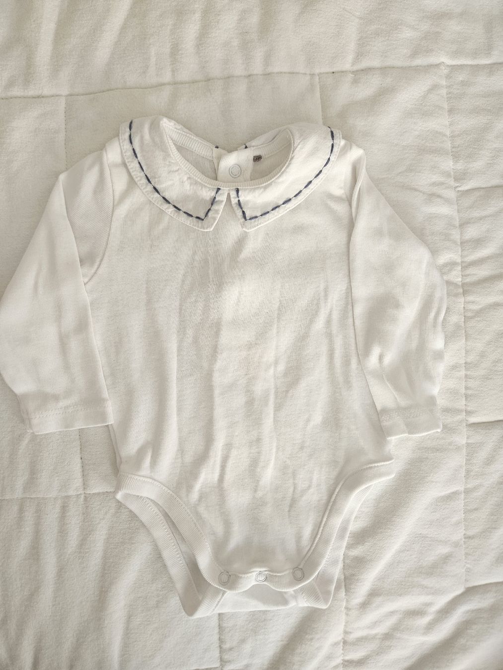 Camicie, Top & T-shirt: Baby Long-Sleeve Bodysuit with collar – Usato da Zürich venduto da mer_jld9
