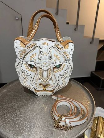 Borsa Braccialini Leone Modello iconico in pelle bianca oro
