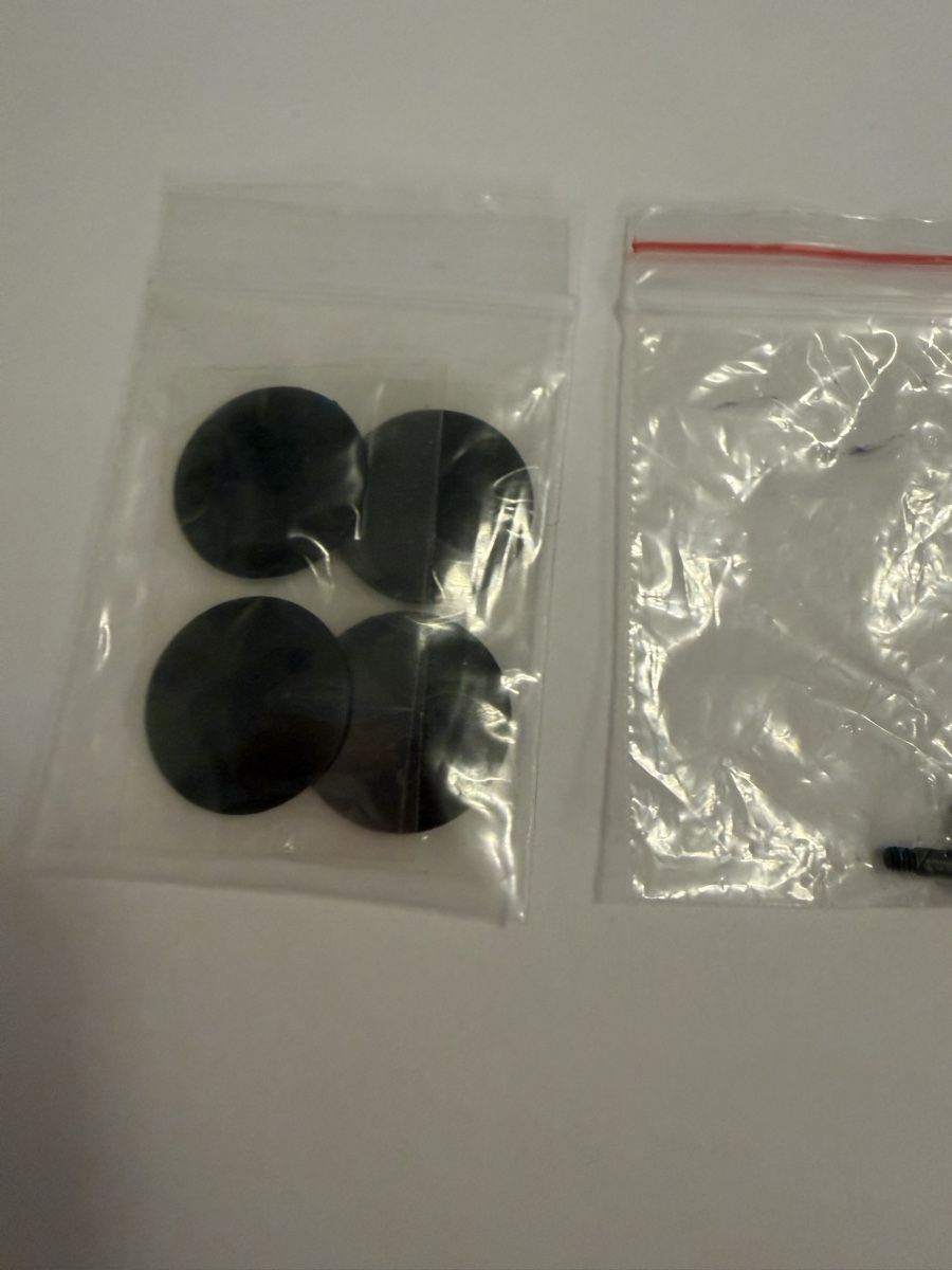 Tutti gli attrezzi: Macbook Schrauben Set Macbook Screw set replacement – Usato da Zürich venduto da arr_vq5w 3