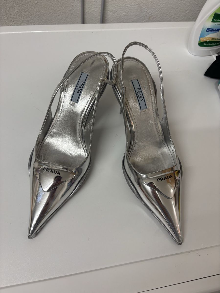 Prada Scarpe da donna: Prada Slingback Pumps, Metallic Silver, Pointed, Size 37 – Usato da Thalwil venduto da ver_j2lw 3